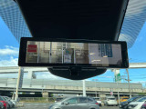 スマートルームミラー♪たくさん荷物を載せても、バックカメラで映像を映すので後方の視界も確保!!様々なシーンで活躍する便利装備☆