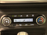 作動状態が一目でわかる液晶ディスプレイ付きAUTOエアコンを装備しています♪室内の温度を設定するとセンサーが室温を感知して、温度、風量を自動的にコントロ-ルして快適な空間を作ってくれます!