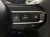 レーダークルーズコントロール機能付き 高速走行時等の補助をしてくれるのに加え、先行車との車間距離を保つように車速をコントロールし、追従走行します