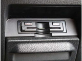 『1台』のお車に対して、3名体制で日々議論を重ね仕入れを行っております。