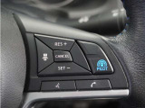 ◆アダプティブクルーズコントロール◆予め設定した車速内でクルマが自動的に加減速。前走車との適切な車間距離を維持しながら追従走行します。