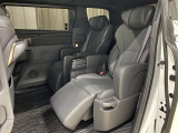 ☆ゆとりある広々とした車内空間は、ドライブを始め買い物やレジャーなど、幅広く活躍します。一人でもみんなとでもお出かけを楽しみましょう!☆