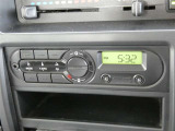 純正のAM/FMカーラジオを装備です。