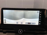 前後左右4つのカメラで、上から見たような映像をお届け、駐車時も安心、アラウンドビューモニター付(肉眼では確認し辛い左前の映像に切り替えることも可能です)。