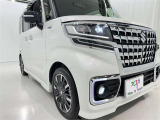 フォグランプ装着車です。暗い夜道の車両前方を明るく照らします