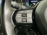 ステアリングにオーディオ操作スイッチが付いています。オーディオ画面に直接タッチしなくても操作が出来ますので、運転に集中できます。