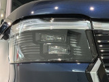 LEDヘッドライトは、点灯の瞬間から最大光量を発揮し、突然暗くなるトンネルなどでの安定感を高めます。