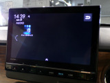 CD、DVD、Bluetooth、AM、FM、AUX、スマートフォン接続ができます。