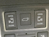 【パワーバックドア】スマートキーや運転席のボタンを押すだけでリアゲートが自動で開閉します!荷物を持っている時や、高い位置にあるバックドアを閉める際に便利な機能です♪