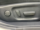 【パワーシート】スイッチ一つで簡単にシートの微調整が可能!電動だから力もいりません!快適なシートポジションにセットして、快適なドライブをお楽しみください。