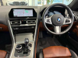 コックピットは、BMWらしくセンター・コンソールがドライバーに向けて傾けられた設計になっています。