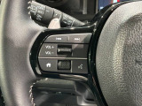 ステアリングにオーディオ操作スイッチが付いています。オーディオ画面に直接タッチしなくても操作が出来ますので、運転に集中できます。