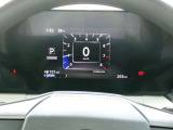 メーターに、様々な車両情報を表示してくれる、ディスプレイがついています。