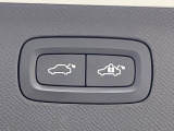 【パワーバックドア】スマートキーや運転席のボタンを押すだけでリアゲートが自動で開閉します!荷物を持っている時や、高い位置にあるバックドアを閉める際に便利な機能です。