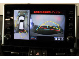 車両を上から見たような映像表示するパノラミックビューモニター付き!