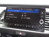 ナビゲーションはホンダコネクトディスプレイを装着しております。AM、FM、Bluetooth、フルセグTVがご使用いただけます。初めて訪れた場所でも道に迷わず安心ですね!