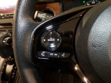 【ステアリングリモコン】ステアリングにオーディオ調節可能なスイッチが装備されていますので運転中でも視線をそらさずにオーディオの調節が可能です!