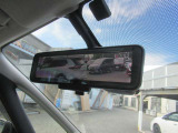 スマートルームミラー。フル乗車+積載時もカメラ画像にて後方確認。心強い味方です☆