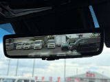 【デジタルインナーミラー】後席の大きな荷物や同乗者で後方が確認しづらい時でも安心!カメラが撮影した車両後方の映像をルームミラー内に表示。クリアな視界で状況の確認が可能です!