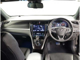 デザインもよく、居心地のよい運転席ですね。分かりやすいスイッチ類ですから操作もしやすく運転をサポートします。ぜひご来店いただき、実際にお座りいただいてステアリングを握ってみてください!