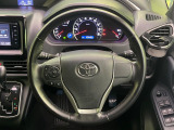 【純正革巻きステアリング】上質な革を使用することで、手にしっかり馴染みとても運転しやすいハンドルです♪