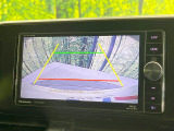 【バックカメラ】駐車時に後方がリアルタイム映像で確認できます。大型商業施設や立体駐車場での駐車時や、夜間のバック時に大活躍!運転スキルに関わらず、今や必須となった装備のひとつです!