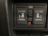 【両側パワースライドドア】両側がパワースライドドアになっており、運転席のスイッチやスマートキーでも開閉が可能です!開口部も広いので乗り降りも楽々♪