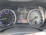 メーター中央部にアシストディスプレイがあり、ドライバーに必要な車両情報を表示してくれます♪