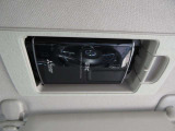 見栄えよくすっきりと収まるETC車載器です。高速道路の料金所をスムーズに通過でき、快適なドライブをサポートします。(※支払総額にセットアップ費用は含まれておりません。)