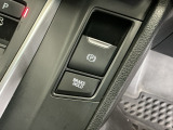 パーキングブレーキはスマートな電子制御式と合わせて渋滞時等にブレーキペダルから足を離しても停車状態を保持してくれるオートブレーキホールド機能で運転が楽になります。スタートはアクセルペダルを踏むだけ