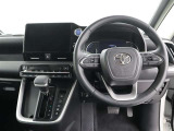 ハンドル周りです。運転している間、長く触れているものだから手に馴染むハンドルがいいですよね♪握ると欲しくなっちゃいますよ(^_-)-☆
