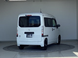 バックカメラが付いているのでバックでの車庫入れも安心です。