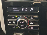 オートエアコンは温度を設定するだけで、自動で風量などを設定してくれます。運転しながら操作も必要ないので、安全性も向上します。