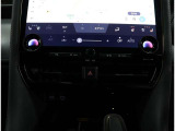 シートヒーター及びシートベンチレーションスイッチ:寒い日は、背中や腰に冷えやすい脚部に快適なぬくもりを伝え、暑い日には背もたれ面と座面に、シート表皮の熱気を吸い込むことで冷涼感をもたらす機能です。