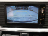 バックガイドモニターで、後方を確認しながら安心して駐車することができます。運転初心者も熟練者も必須の機能ですよ!
