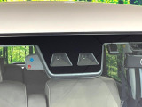 【スマートアシスト】走行中に前方の車両等を認識し、衝突しそうな時は警報とブレーキで衝突回避と被害軽減をアシスト。より安全にドライブをお楽しみいただけます。