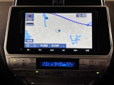 純正ナビが付いています。タッチパネル式で使いやすく、Bluetooth機能も搭載しており運転中もとても楽しくドライブできます。
