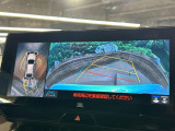 【パノラミックビューモニター】専用のカメラにより、上から見下ろしたような視点で360度クルマの周囲を確認することができます☆死角部分も確認しやすく、狭い場所での切り返しや駐車もスムーズに行えます。