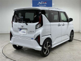 機動力を高める小回り性能。 細い路地に入る時やUターン時、車庫入れや縦列駐車時の取り回しがスムーズに行えます。