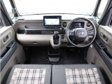 【インパネ周り】運転しやすいインパネ周りです!見やすいレイアウトで快適なドライブをサポートします!