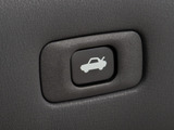 ボタン一つでトランクオープンが可能!車内から操作できる為、非常に便利な装備の一つとなります!