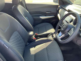 運転席まわりは、使用感も少なく良好な状態です。