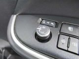 駐車時や狭い道でのすれ違い時に気を使うミラー。電動格納式ドアミラーはそんな時に便利です。