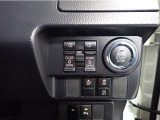 両側電動スライドドアのスイッチ付です。車内からもスイッチひとつで楽にドアの開閉が可能です。電動なので開閉時に力を使う必要がなく、半ドアになることもありません!