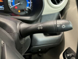 車外の明るさに応じでライトを点灯、消灯してくれるオートライト機能です☆お天気の良い昼間のトンネル走行などオートにしてると便利で安心です☆エンジン停止時にライトの消し忘れも無くなります☆