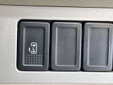 運転席側から左側のスライドドアが開閉できます