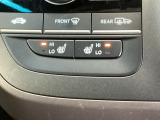 運転席/助手席シートヒーターで寒い日もすぐに温かくなり快適に過ごせます。2段階の温度調整が可能です