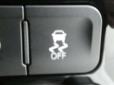 トラクションコントロールとは、すべりやすい路面での発進時や加速時にタイヤの空転を抑え、駆動力確保に貢献する機能です。詳細は販売店スタッフまでおたずねください。