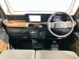 運転席の見晴らしのよさで右折時に気になる斜め方向も良く見えるので安心して運転できます