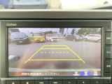 【バックカメラ(3モード)】視点を切り替えて後方を確認でき、駐車や車庫入れも安心です。